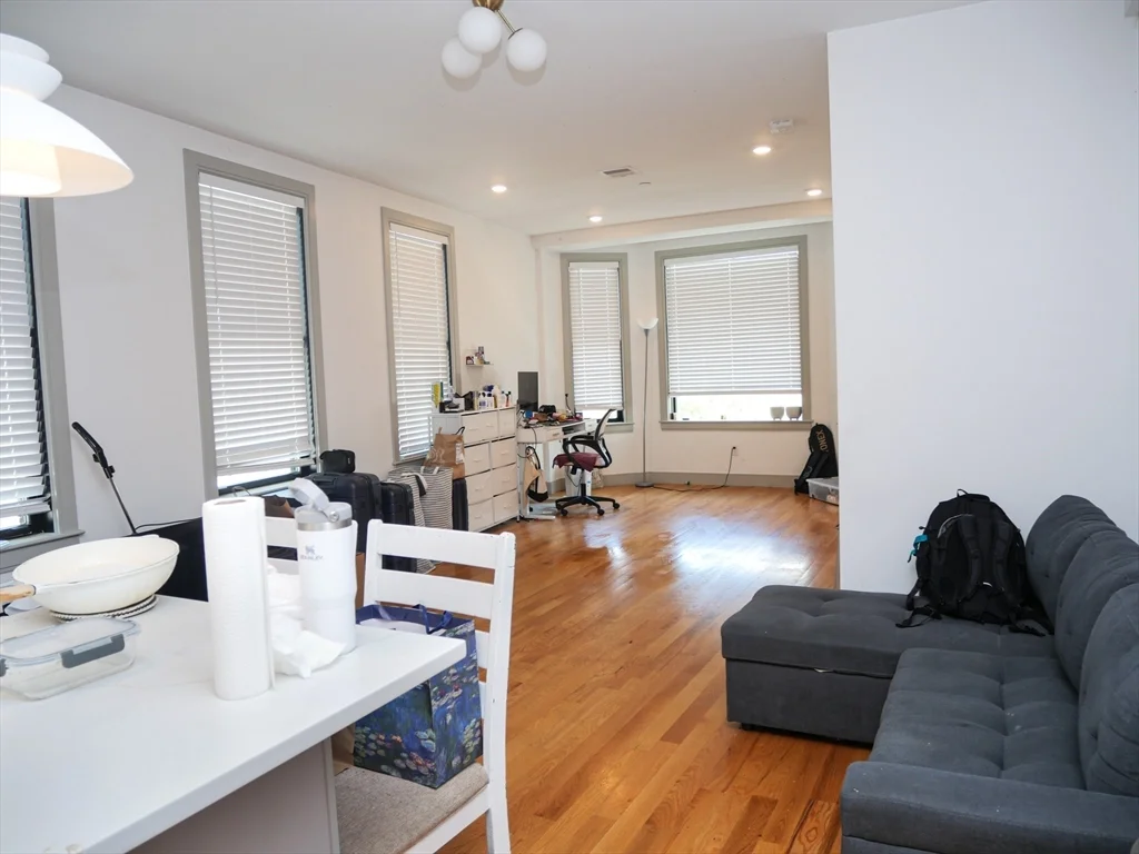 3 bed, 2 bath apartment for rent at 15 Maywood Unit 3, Roxbury — photo 2 of 11