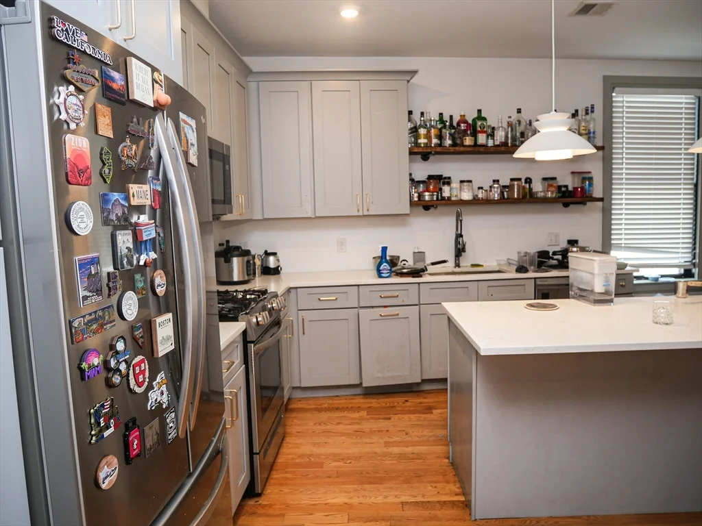 3 bed, 2 bath apartment for rent at 15 Maywood Unit 3, Roxbury — photo 3 of 11