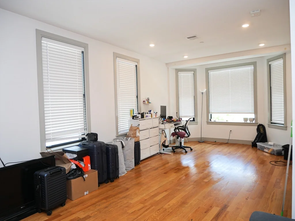 3 bed, 2 bath apartment for rent at 15 Maywood Unit 3, Roxbury