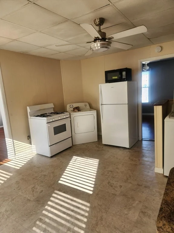 2 bed, 1 bath apartment for rent at 15 Mcdonald St Unit 2, Spencer — photo 11 of 23