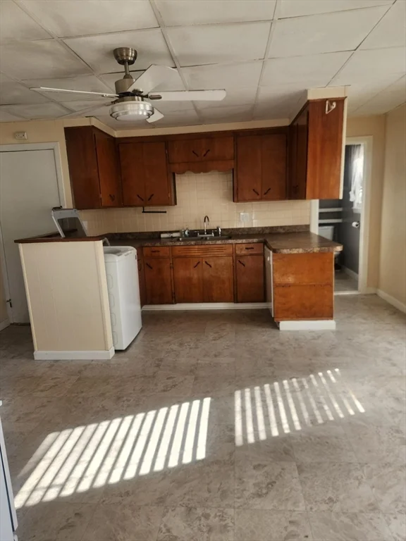 2 bed, 1 bath apartment for rent at 15 Mcdonald St Unit 2, Spencer — photo 10 of 23