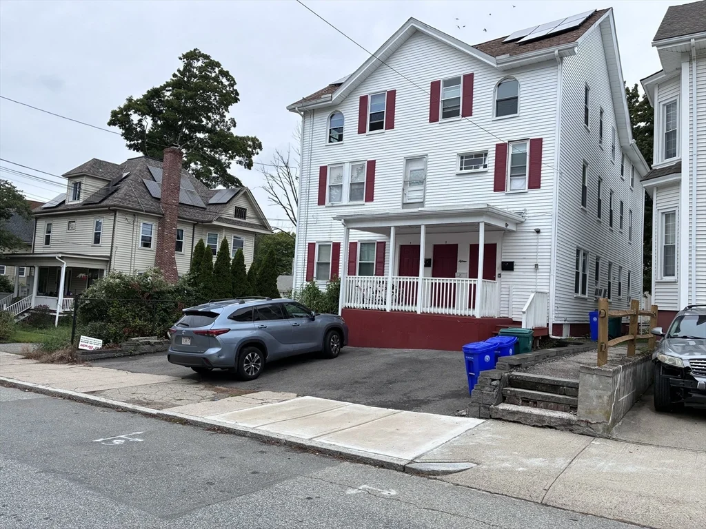 4 bed, 2 bath apartment for rent at 15 Mechanic St Unit 3, Attleboro — photo 2 of 5
