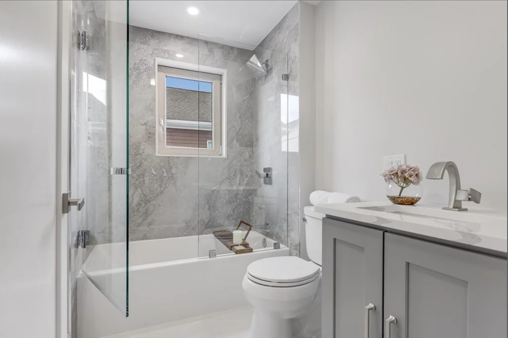 3 bed, 3 bath apartment for rent at 15 Melville Unit 15, Ten Hills — photo 4 of 17