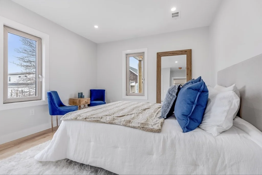 3 bed, 3 bath apartment for rent at 15 Melville Unit 15, Ten Hills — photo 12 of 17