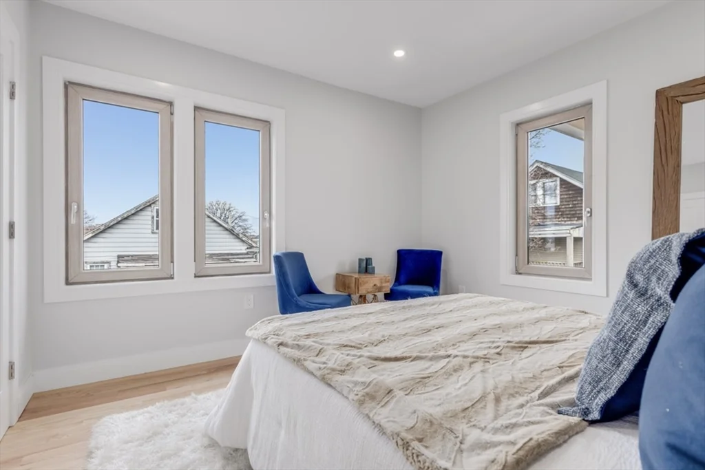 3 bed, 3 bath apartment for rent at 15 Melville Unit 15, Ten Hills — photo 6 of 17