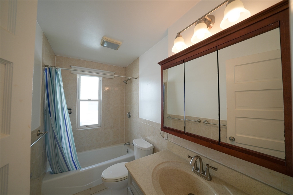 2 bed, 1 bath apartment for rent at 15 Merrymount Unit 1, Quincy — photo 11 of 23