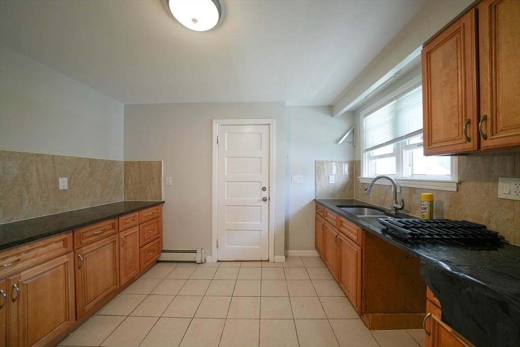 2 bed, 1 bath apartment for rent at 15 Merrymount Unit 1, Quincy — photo 6 of 23