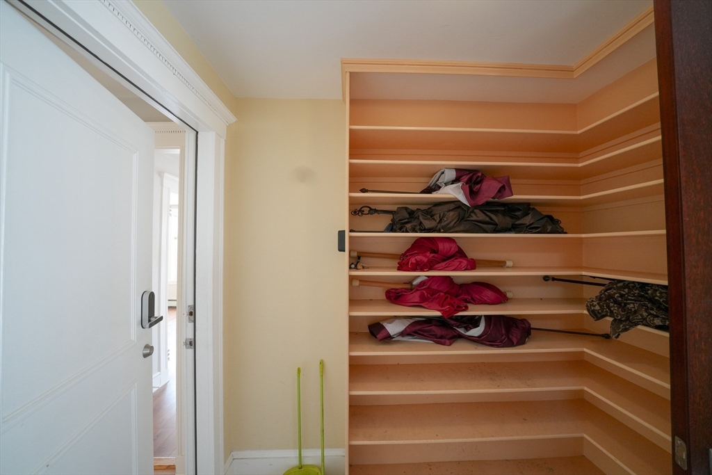 2 bed, 1 bath apartment for rent at 15 Merrymount Unit 1, Quincy — photo 3 of 23