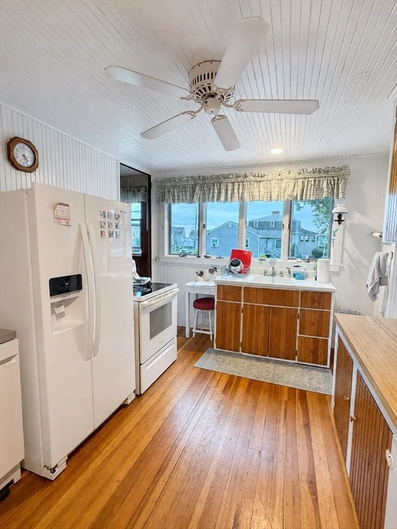 4 bed, 2 bath apartment for rent at 15 Michael Ave, East Braintree — photo 4 of 9