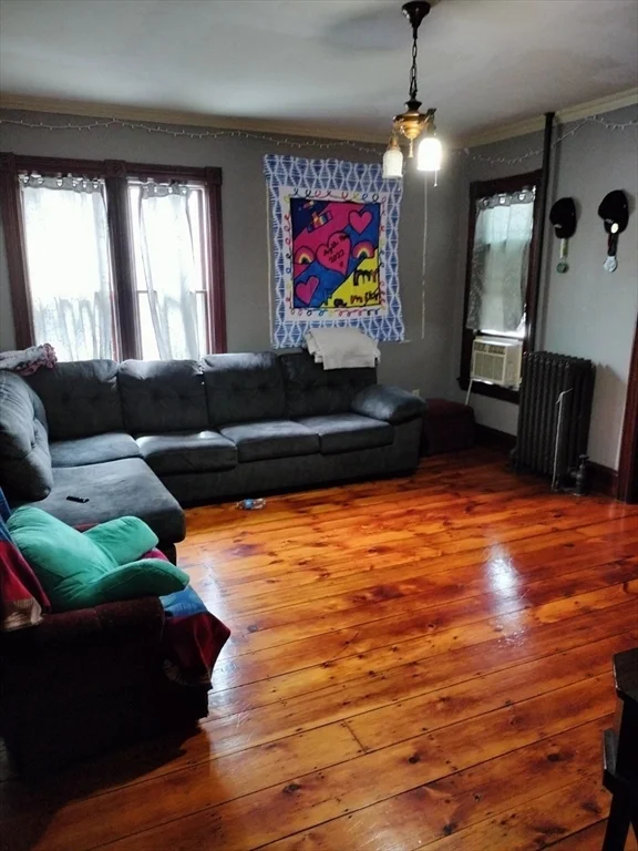 3 bed, 1 bath apartment for rent at 15 Millbrook St Unit 1, Worcester — photo 6 of 12