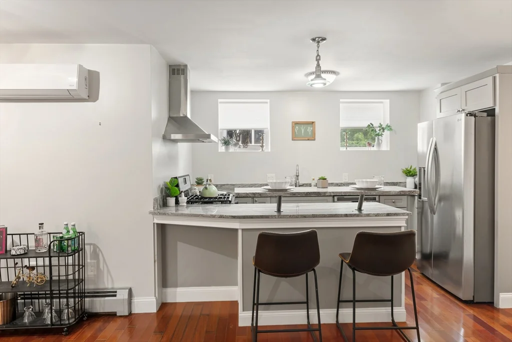 2 bed, 1 bath apartment for rent at 15 Millmont St Unit B, Roxbury — photo 4 of 31