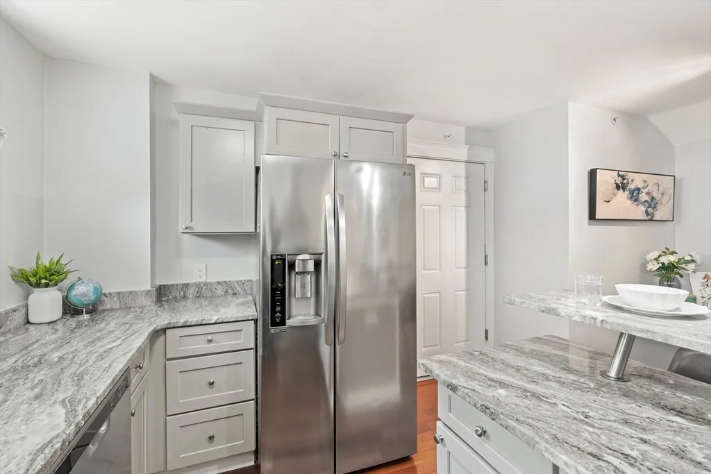 2 bed, 1 bath apartment for rent at 15 Millmont St Unit B, Roxbury — photo 6 of 31