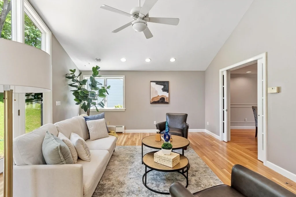 4 bed, 3 bath apartment for rent at 15 Minute Man Ln, Lexington — photo 5 of 36