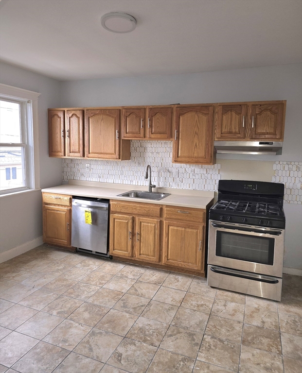 4 bed, 1 bath apartment for rent at 15 Mora St Unit 2, Dorchester — photo 2 of 19