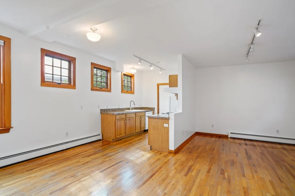 2 bed, 2 bath apartment for rent at 15 Mount Vernon St Unit 5, Cambridge — photo 4 of 16