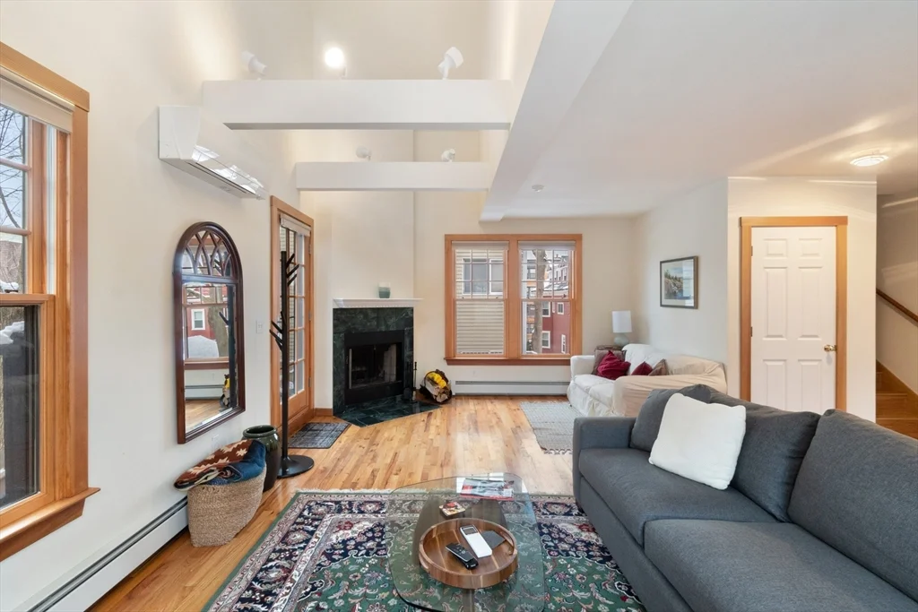 2 bed, 2 bath apartment for rent at 15 Mount Vernon St Unit 8, Neighborhood Nine — photo 11 of 23