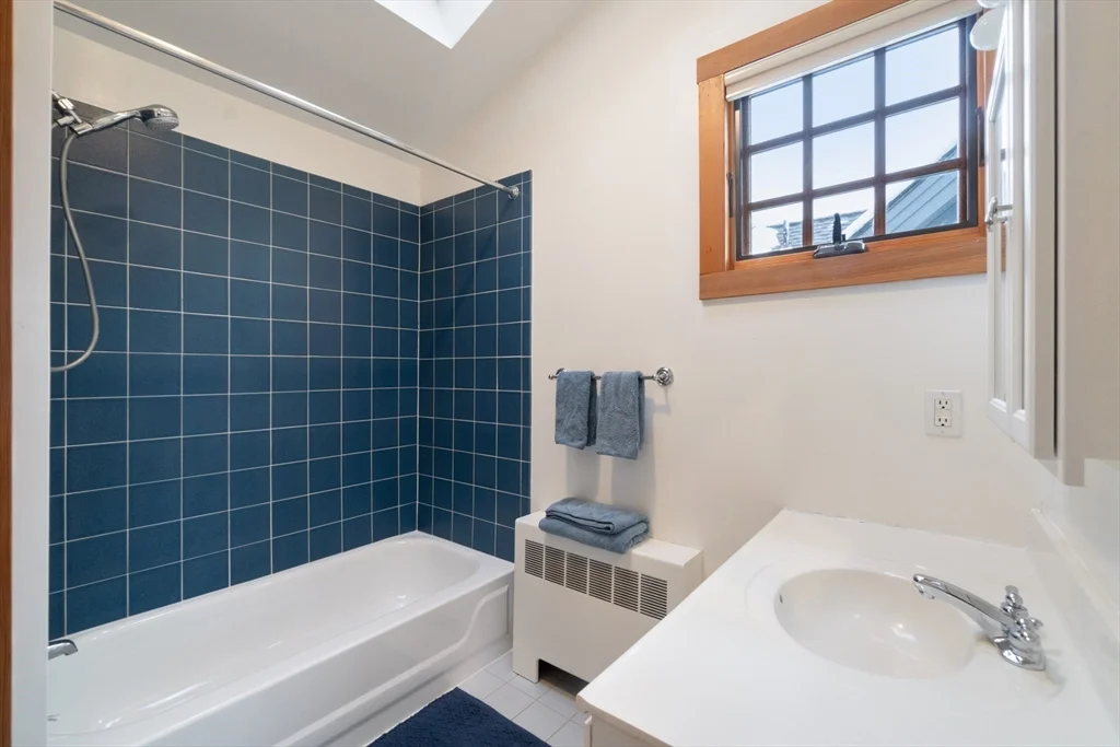 2 bed, 2 bath apartment for rent at 15 Mount Vernon St Unit 8, Neighborhood Nine — photo 18 of 23