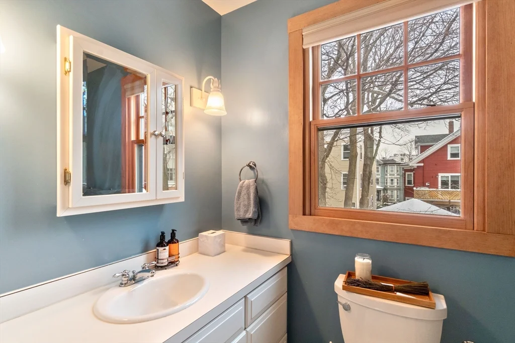 2 bed, 2 bath apartment for rent at 15 Mount Vernon St Unit 8, Neighborhood Nine — photo 13 of 23