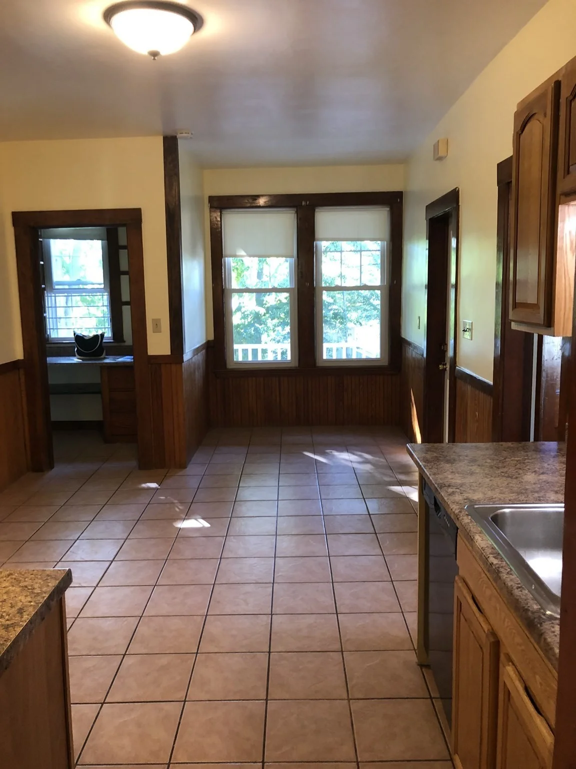 3 bed, 1 bath apartment for rent at 15 Mt Ash Unit 2, Hyde Park — photo 6 of 16