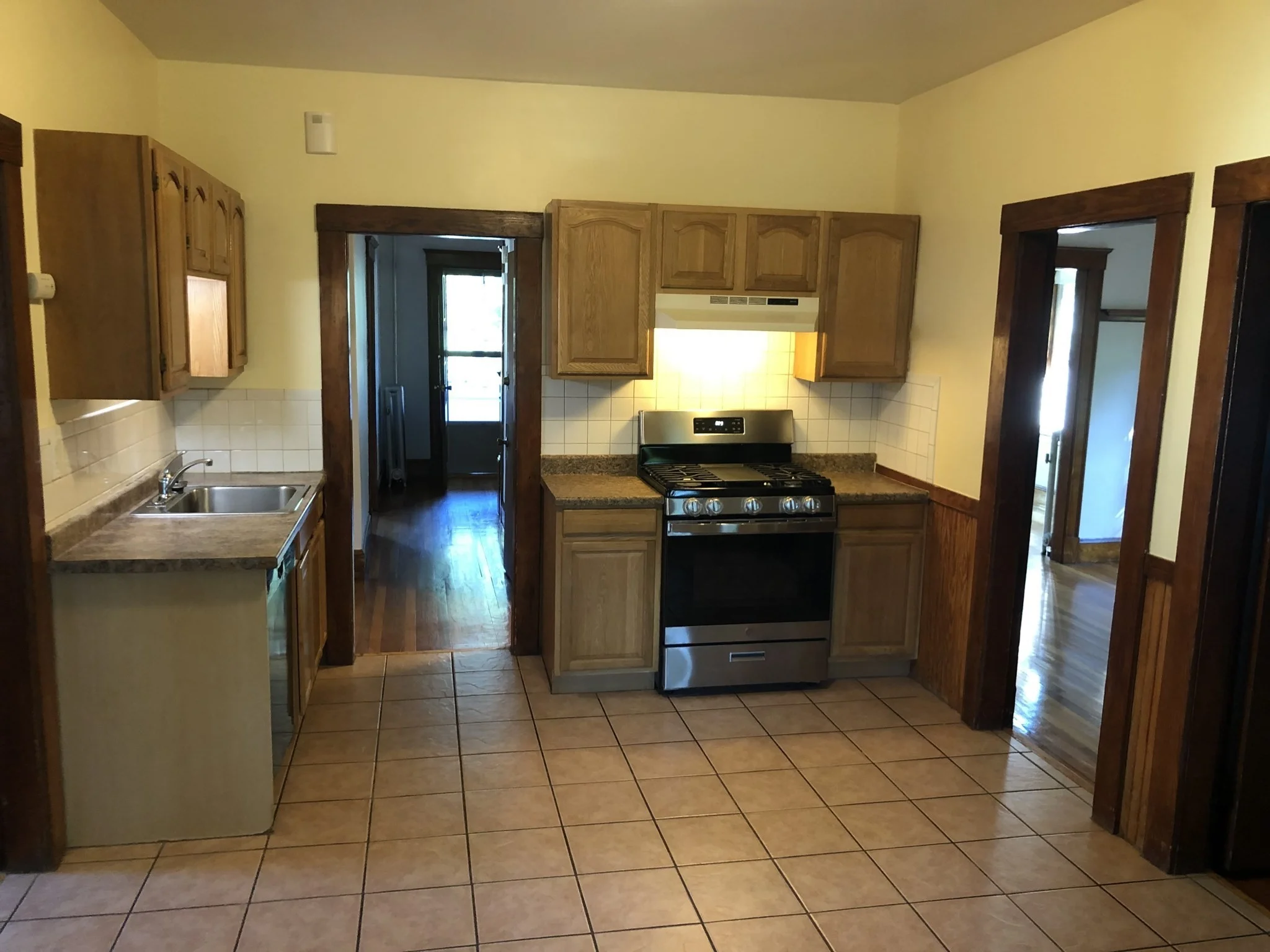 3 bed, 1 bath apartment for rent at 15 Mt Ash Unit 2, Hyde Park — photo 7 of 16