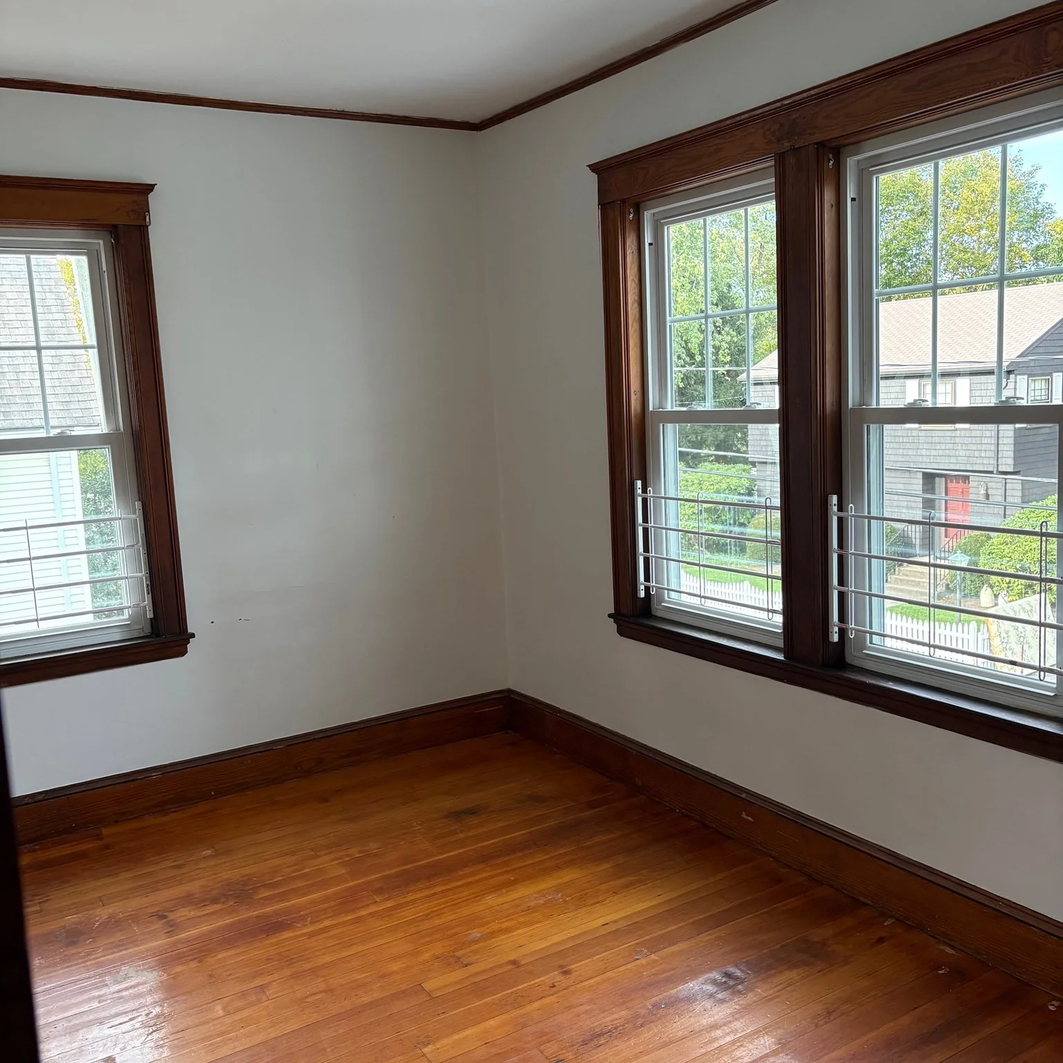 3 bed, 1 bath apartment for rent at 15 Mt Ash Unit 2, Hyde Park — photo 10 of 16