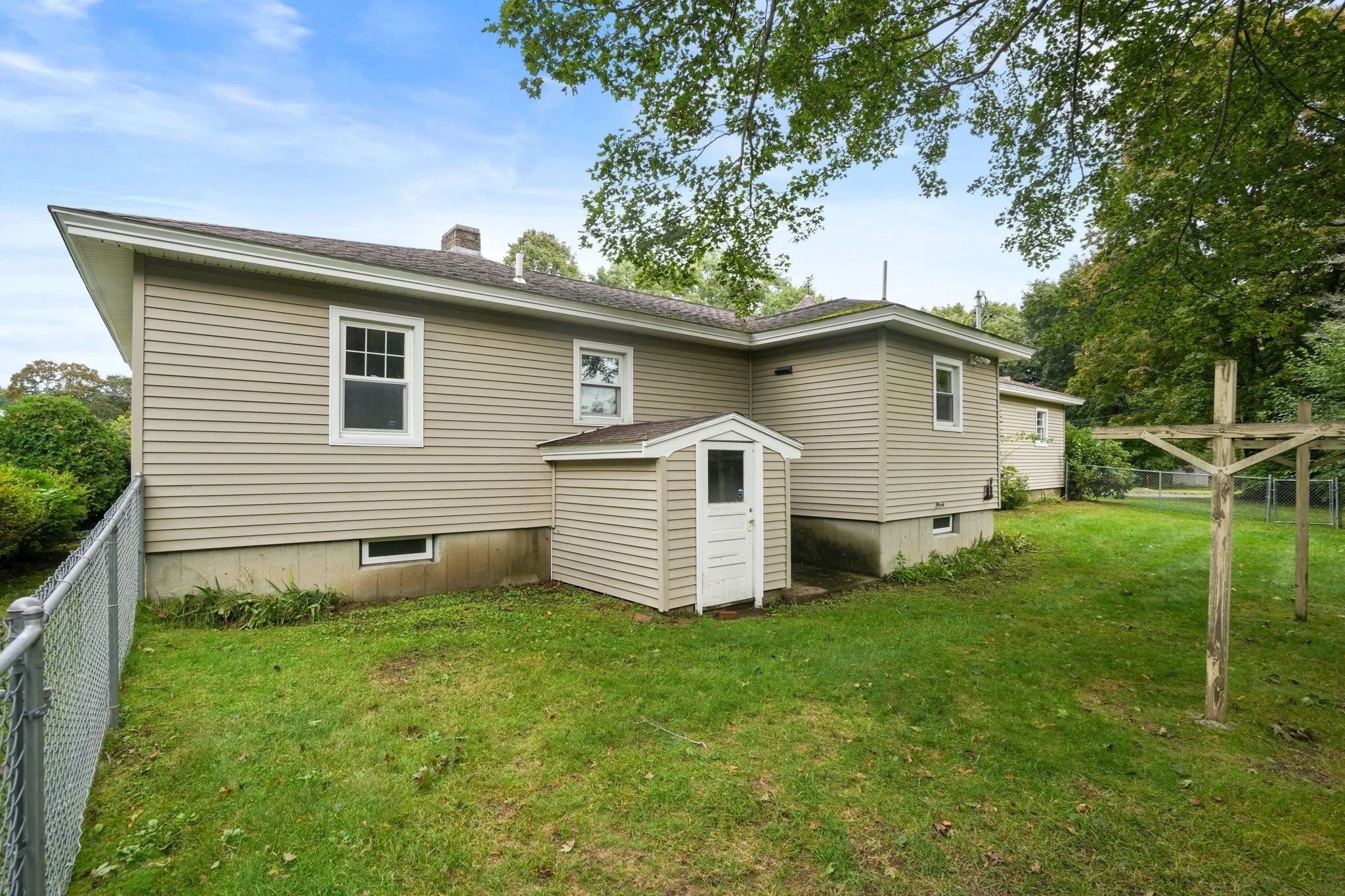 2 bed, 2 bath apartment for rent at 15 Myers St, Uxbridge — photo 34 of 34