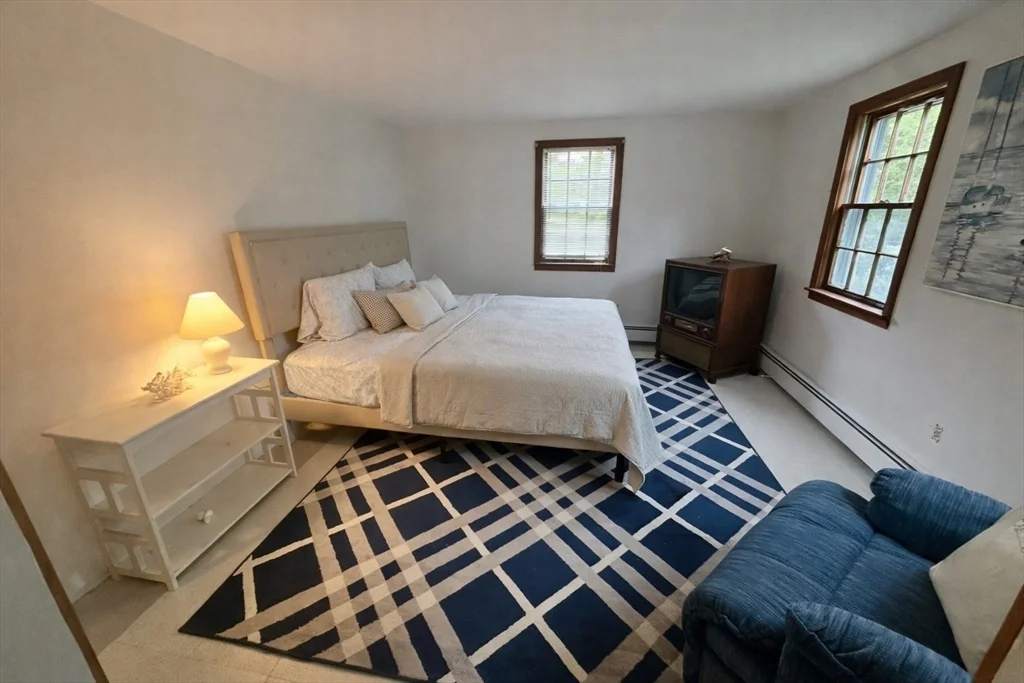 4 bed, 2 bath apartment for rent at 15 Myrtle Dr, South Chatham — photo 5 of 12