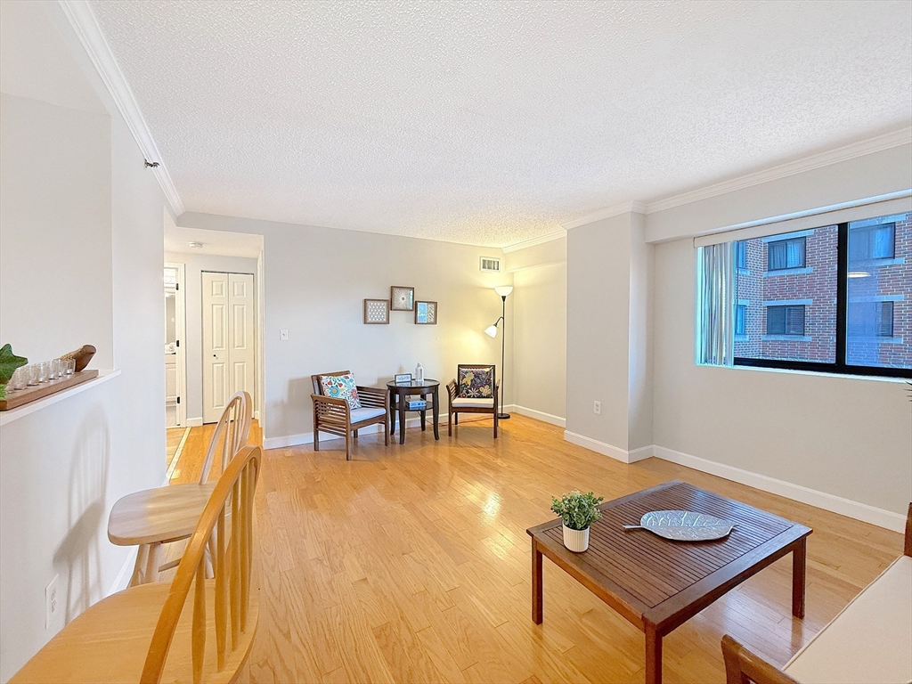 1 bed, 1 bath apartment for rent at 15 North Beacon St Unit 208, Allston — photo 5 of 24