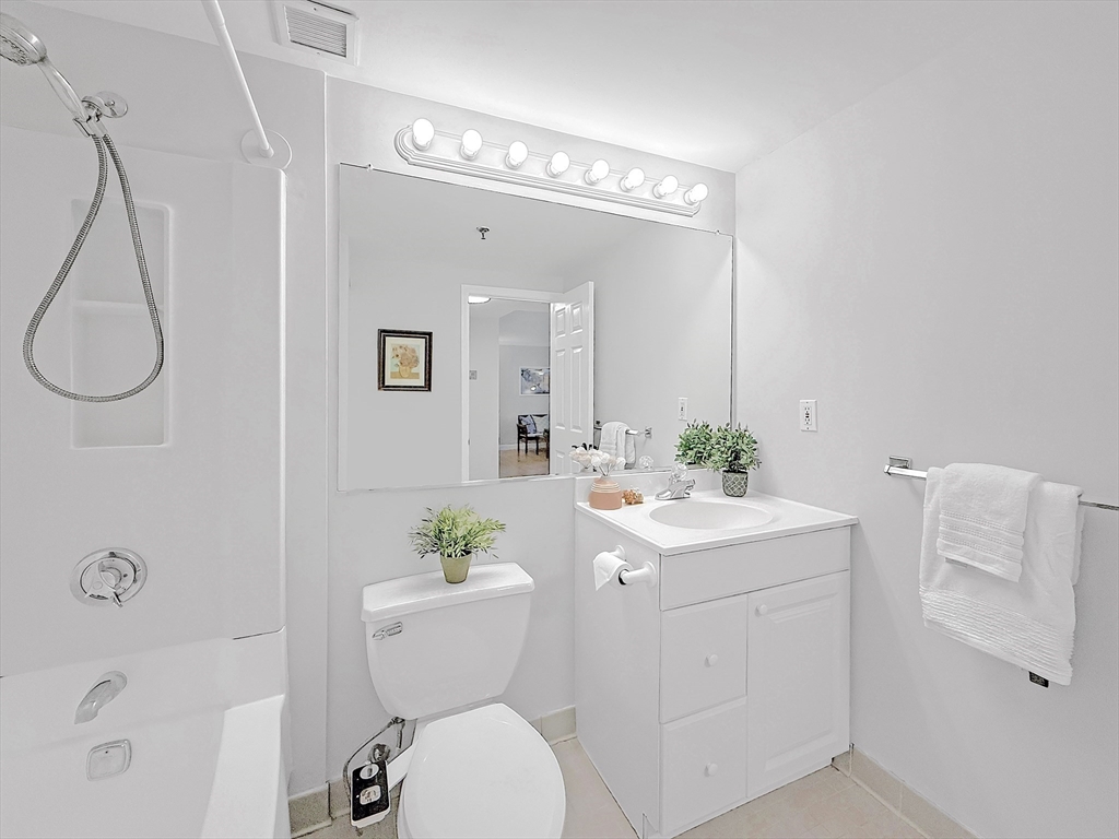 1 bed, 1 bath apartment for rent at 15 North Beacon St Unit 208, Allston — photo 16 of 24