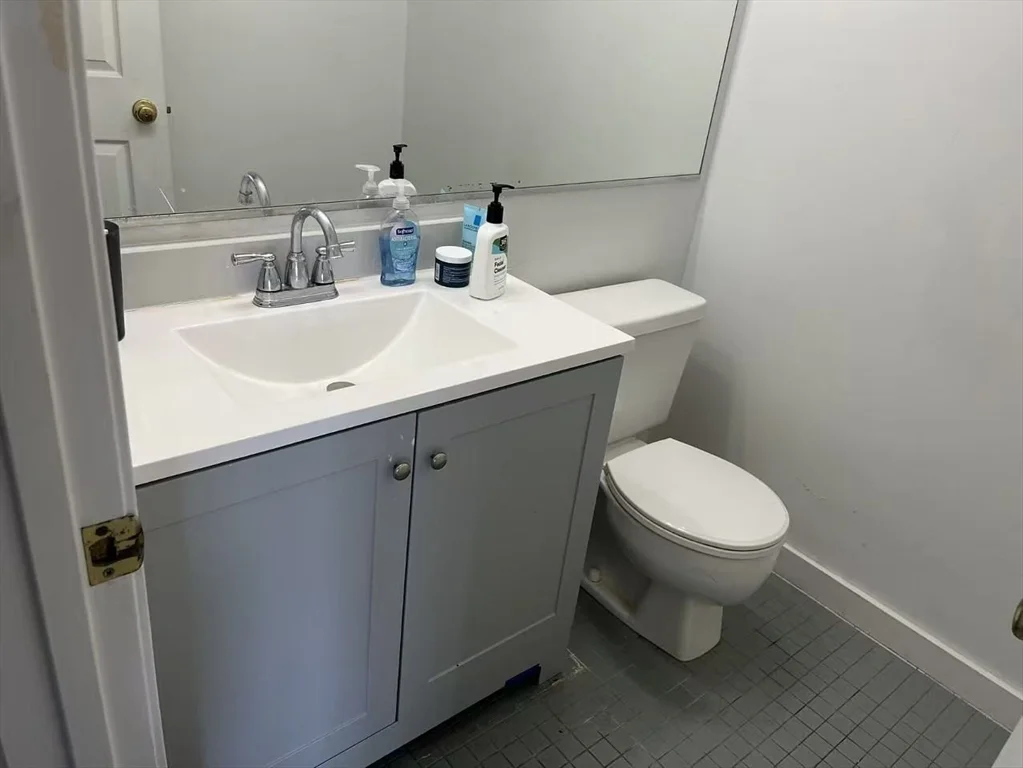 2 bed, 1 bath apartment for rent at 15 North Beacon St Unit 204, Allston — photo 16 of 23