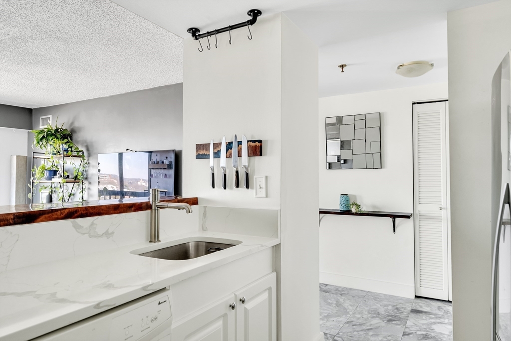 2 bed, 2 bath apartment for rent at 15 North Beacon St Unit 714, Allston — photo 9 of 27
