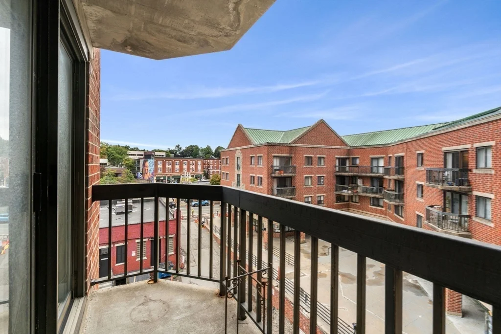 1 bed, 1 bath apartment for rent at 15 North Beacon St Unit 405, Allston — photo 12 of 18