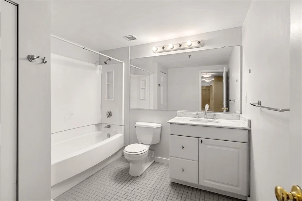 1 bed, 1 bath apartment for rent at 15 North Beacon St Unit 405, Allston — photo 10 of 18