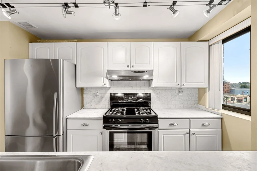 1 bed, 1 bath apartment for rent at 15 North Beacon St Unit 405, Allston — photo 2 of 18