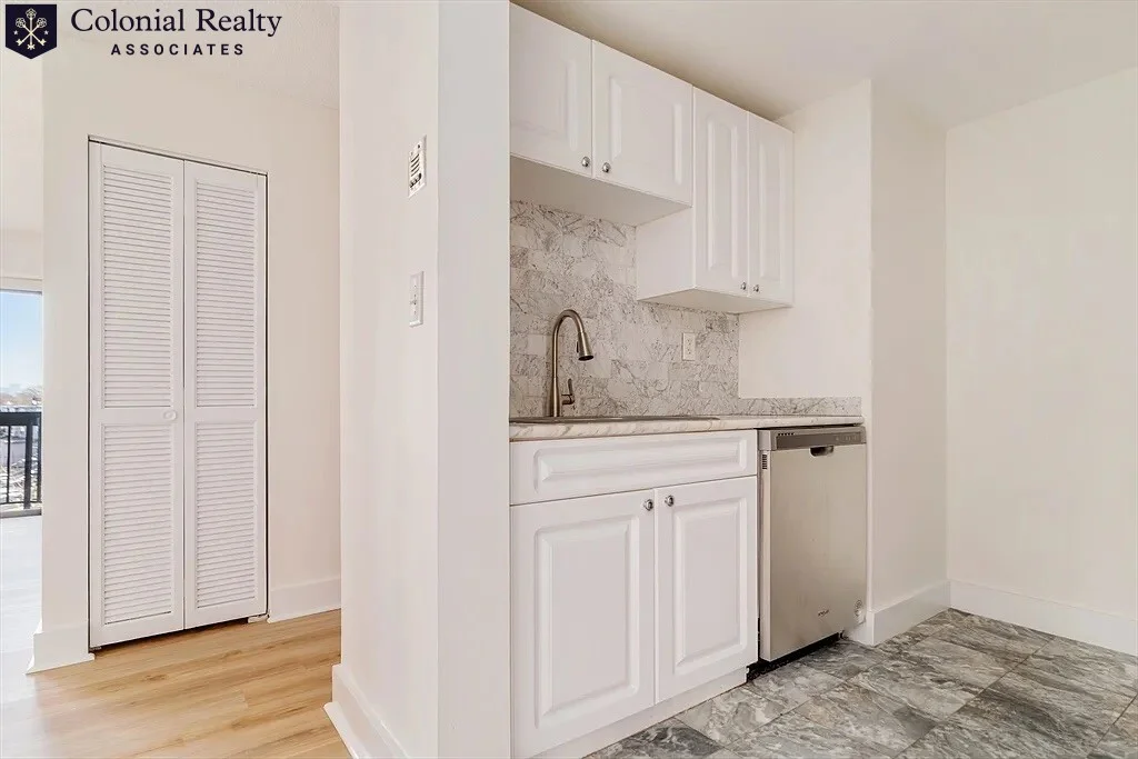 2 bed, 1 bath apartment for rent at 15 North Beacon St Unit 508, Allston — photo 3 of 28
