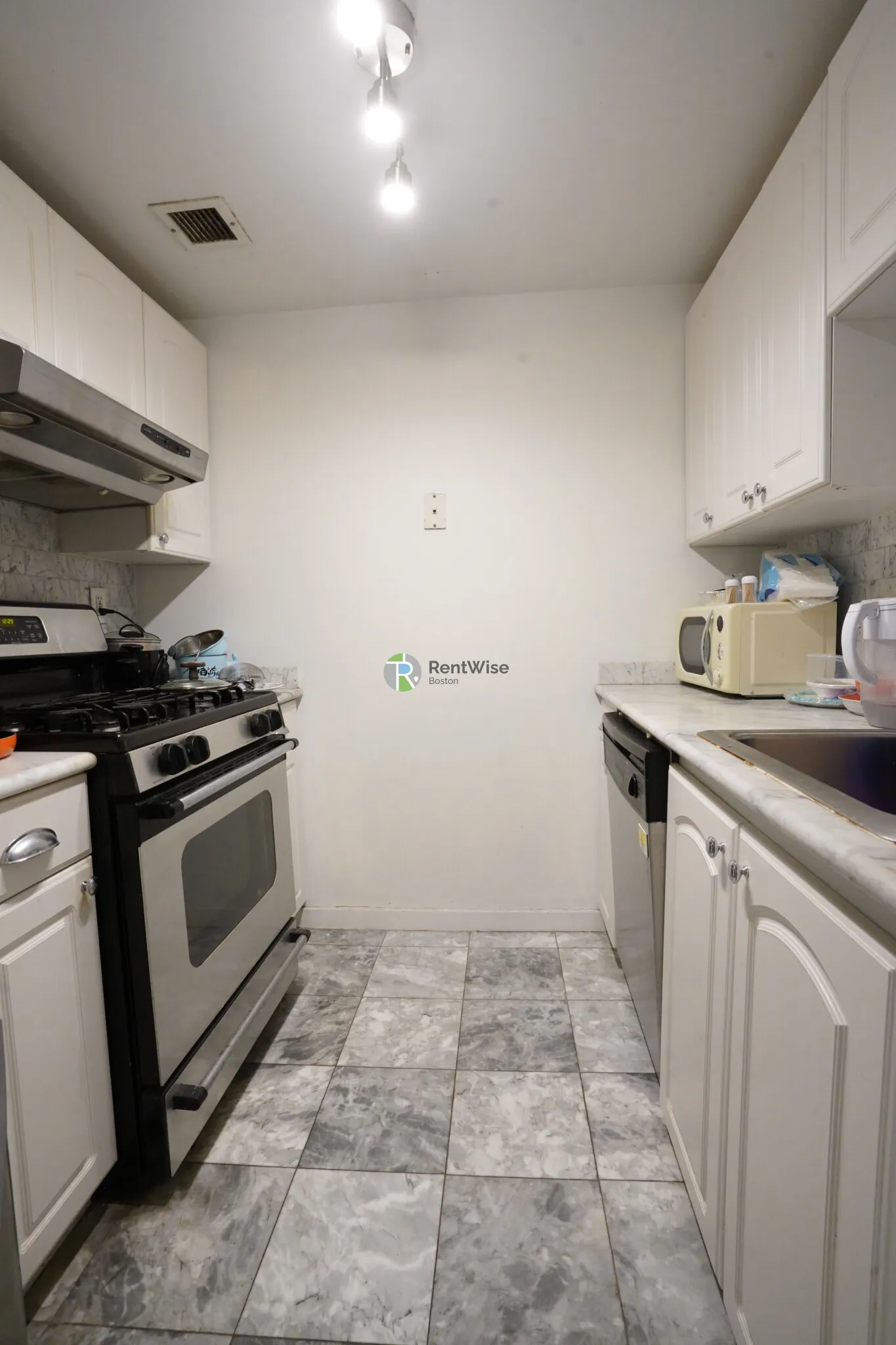 2 bed, 1.5 bath apartment for rent at 15 North Beacon St Unit 709, Allston — photo 36 of 58