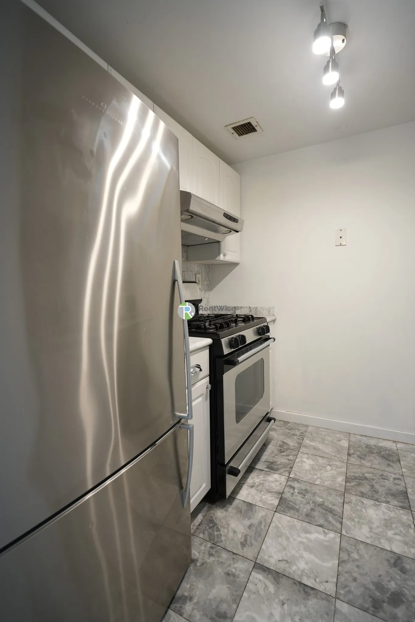 2 bed, 1.5 bath apartment for rent at 15 North Beacon St Unit 709, Allston — photo 8 of 58