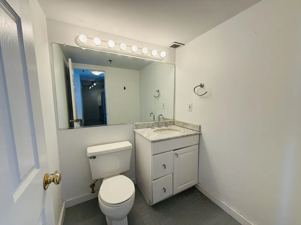2 bed, 1.5 bath apartment for rent at 15 North Beacon St Unit 801, Allston — photo 14 of 25
