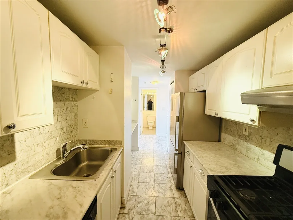 2 bed, 1.5 bath apartment for rent at 15 North Beacon St Unit 801, Allston — photo 5 of 25