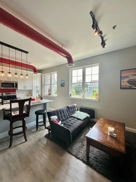 1 bed, 1 bath apartment for rent at 15 Oak Unit 201, Needham — photo 6 of 9