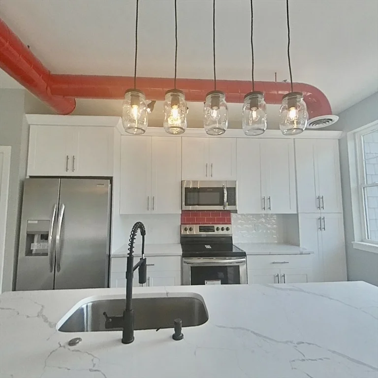 1 bed, 1 bath apartment for rent at 15 Oak Unit 202, Needham — photo 2 of 10