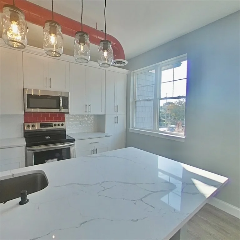 1 bed, 1 bath apartment for rent at 15 Oak Unit 202, Needham — photo 4 of 10