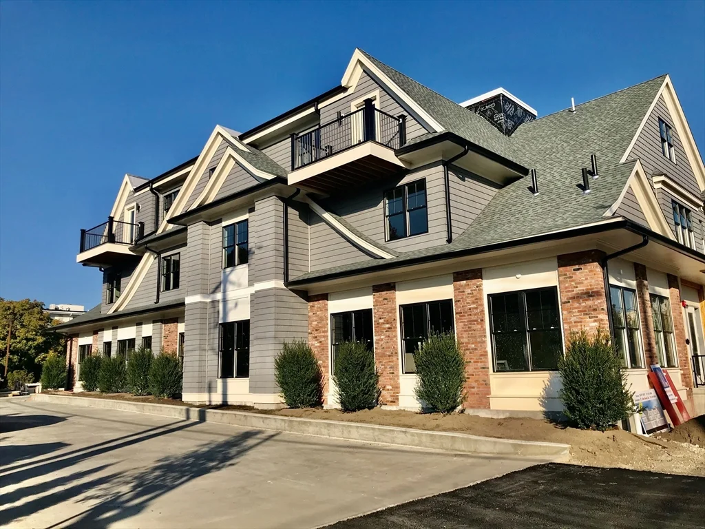 1 bed, 1 bath apartment for rent at 15 Oak Unit 202, Needham
