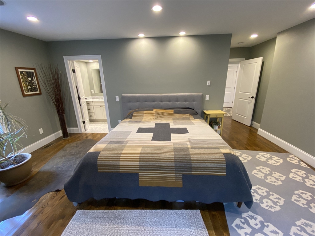 2 bed, 2 bath apartment for rent at 15 Oakdale Unit 1, Jamaica Plain — photo 13 of 29