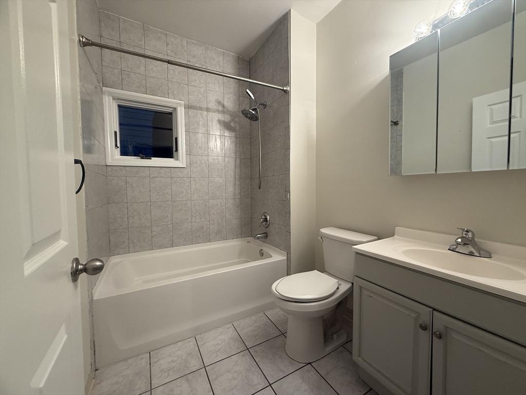 4 bed, 1 bath apartment for rent at 15 Oakes Ave Unit 1, Southbridge — photo 8 of 9