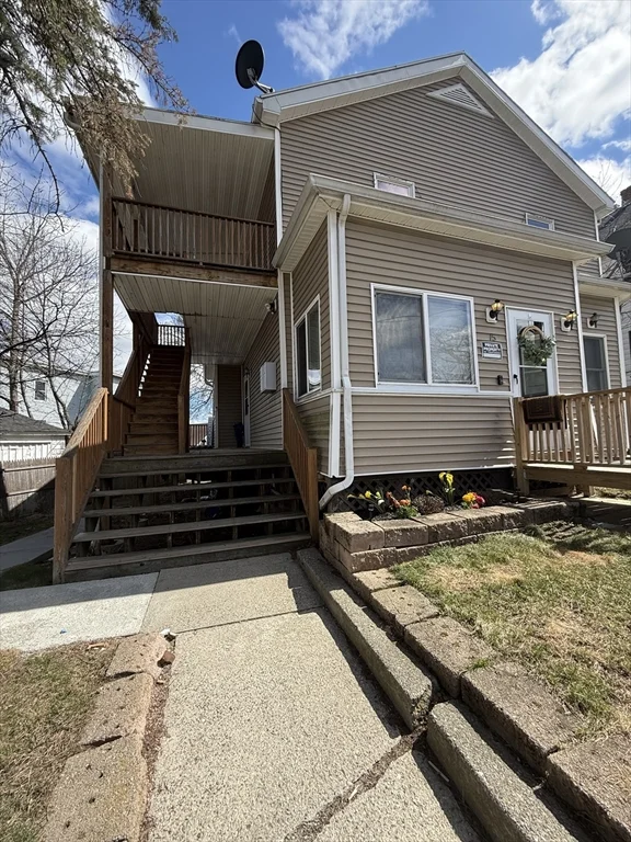 4 bed, 1 bath apartment for rent at 15 Oakes Ave Unit 2, Southbridge — photo 1 of 7