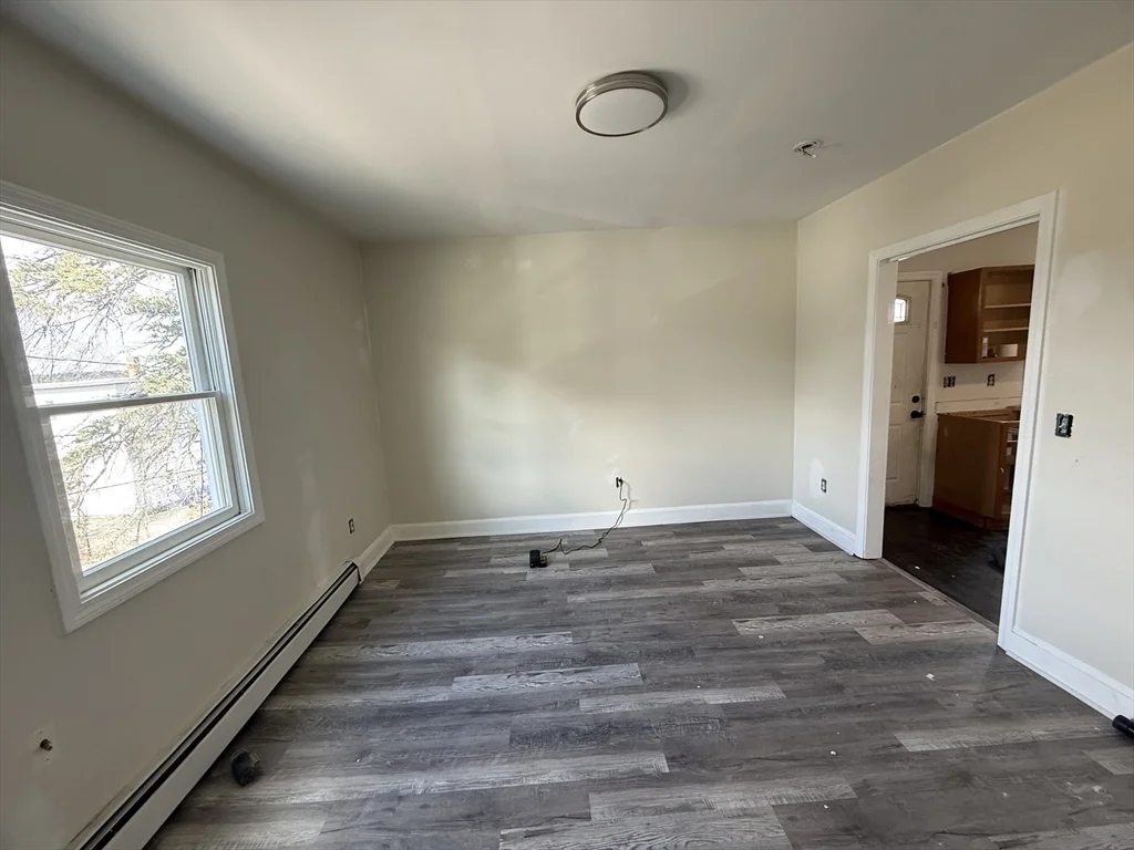 4 bed, 1 bath apartment for rent at 15 Oakes Ave Unit 2, Southbridge — photo 6 of 7