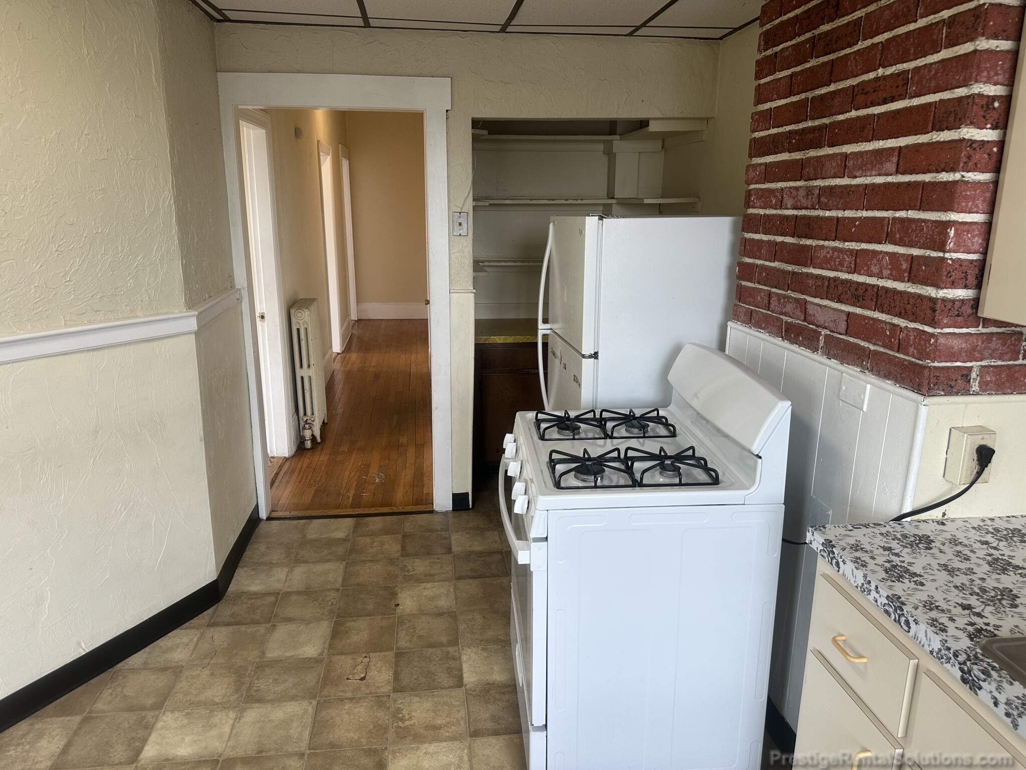 3 bed, 1 bath apartment for rent at 15 Oakes St Unit 3R, Everett — photo 7 of 19