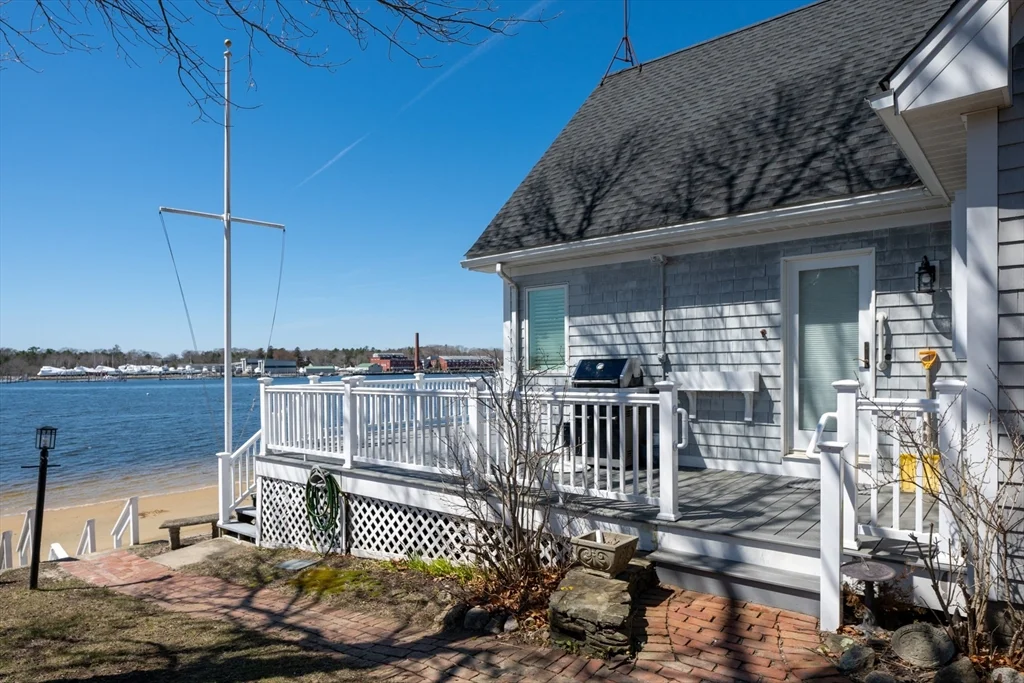 2 bed, 1 bath apartment for rent at 15 Oakhill Rd, Wareham Center — photo 5 of 36