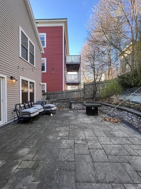 3 bed, 2 bath apartment for rent at 15 Oliver St, Somerville — photo 32 of 32